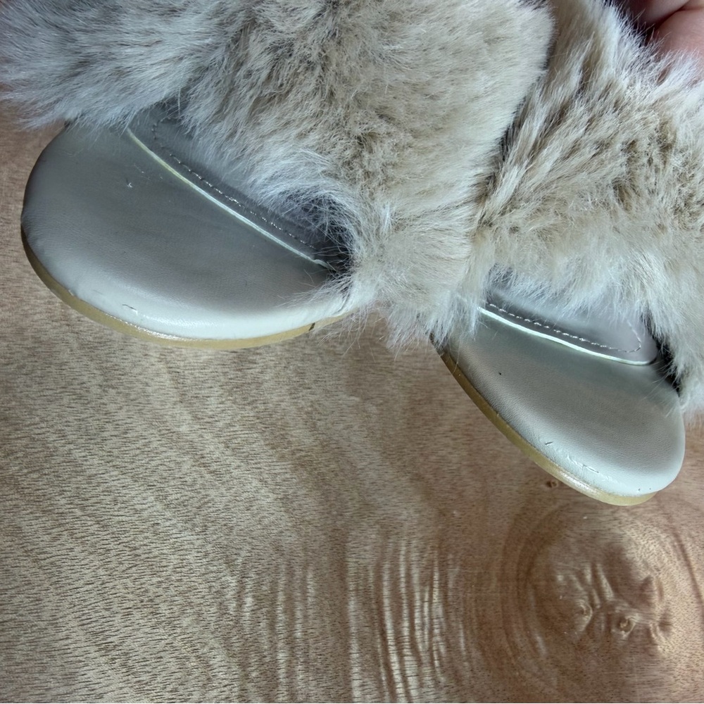 Cape Robbin Beige Faux Fur Slide Heels - Picture 6 of 9